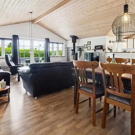 Сasa de vacaciones Tolke - 29km From The Sea By Interhome *